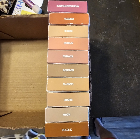 KYLIE COSMETICS BUNDLE - Picture 2 of 7